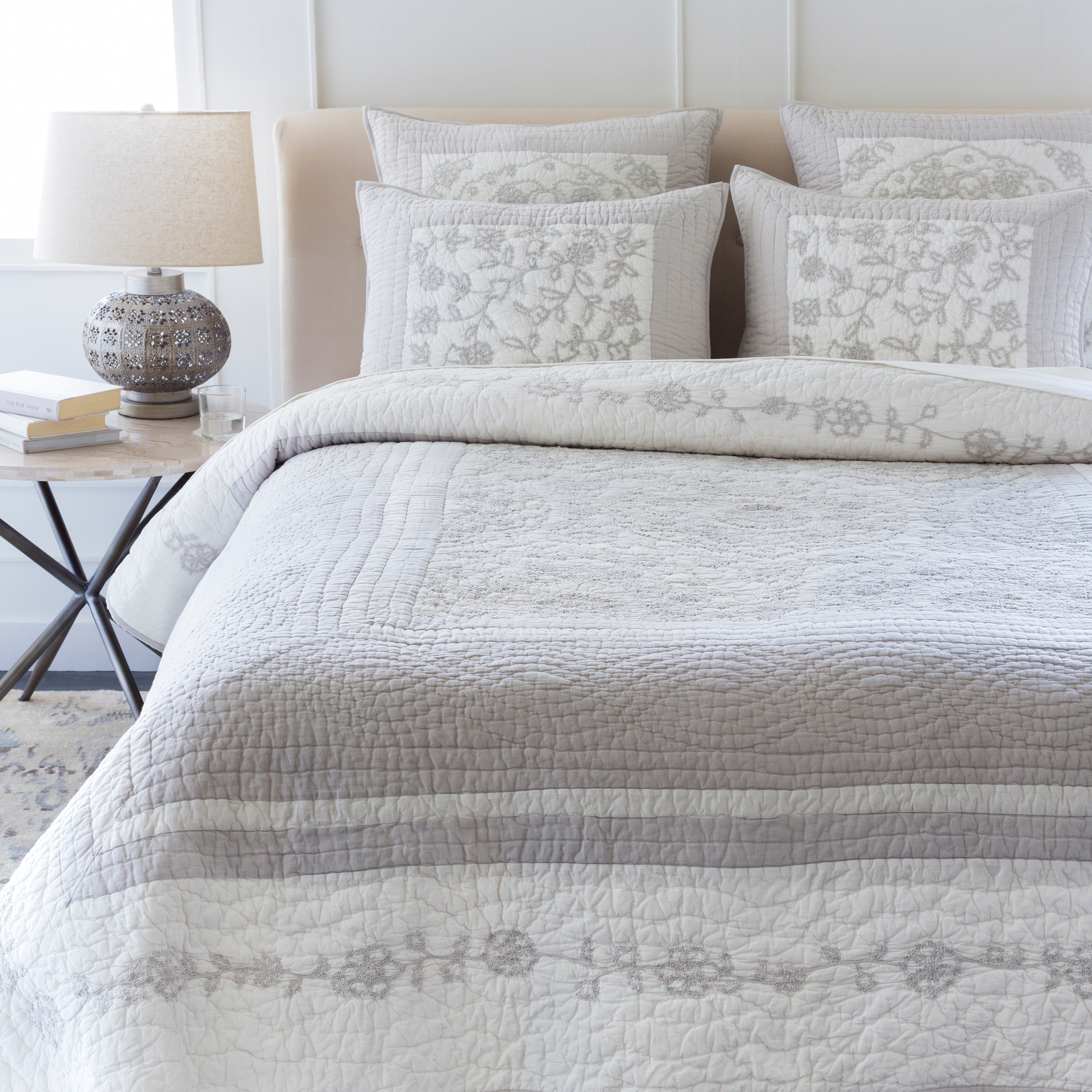 Surya Delaney Full/Queen Quilt DLN5001-FQ