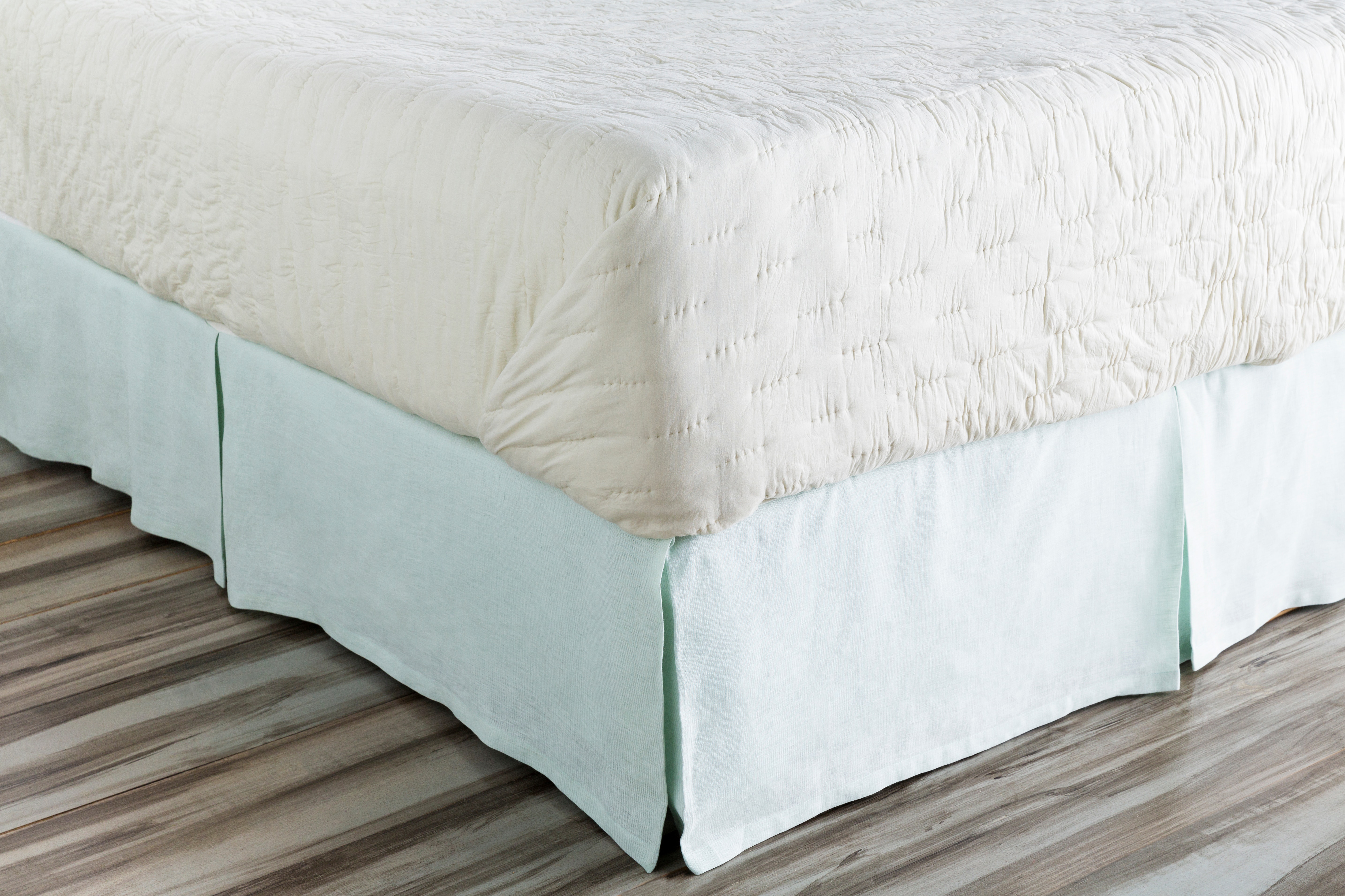Surya Evelyn Queen Bed Skirt EVY3000-QSKT