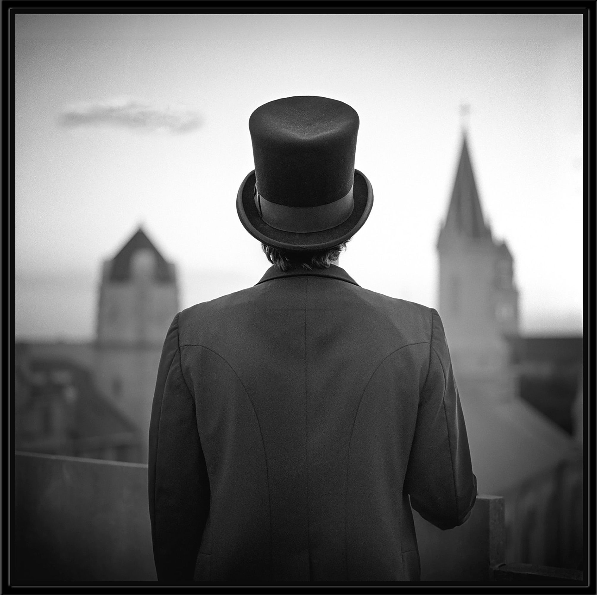 Surya Top Hat - Wall Art OB113A-001