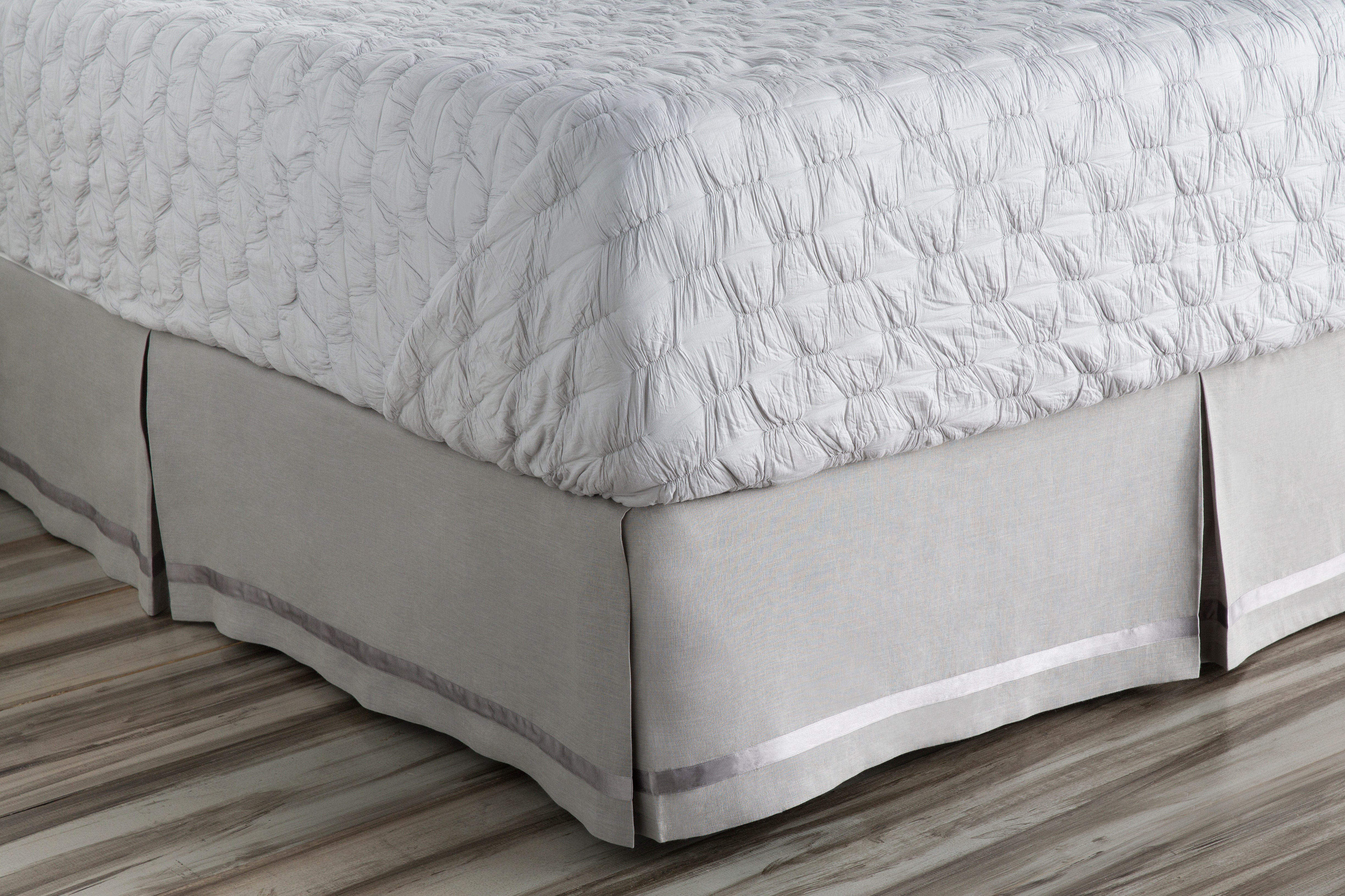 Surya Versaille Queen Bed Skirt VER6002-QSKT