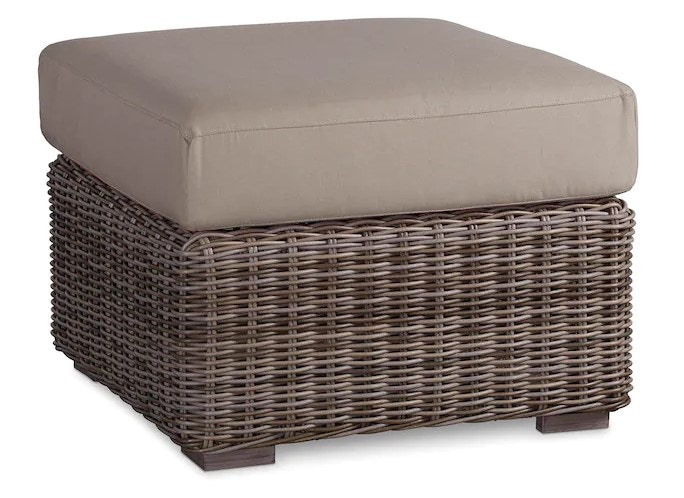 Bassett Freestanding Ottoman W003-K01-R