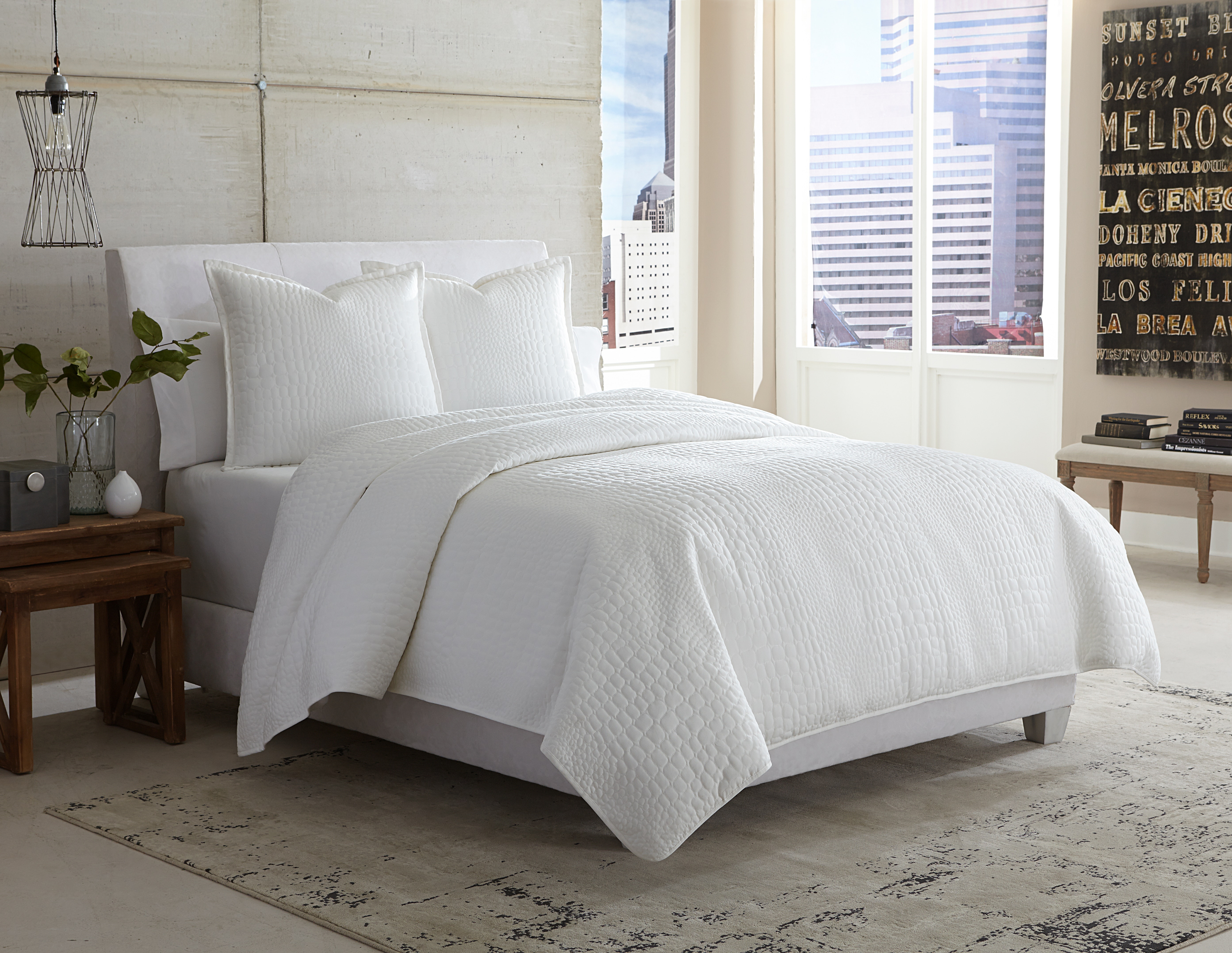Michael Amini Coverlet/Duvet Set - 3-Piece Queen - White BCS-QD03-ASHRTH-WHT