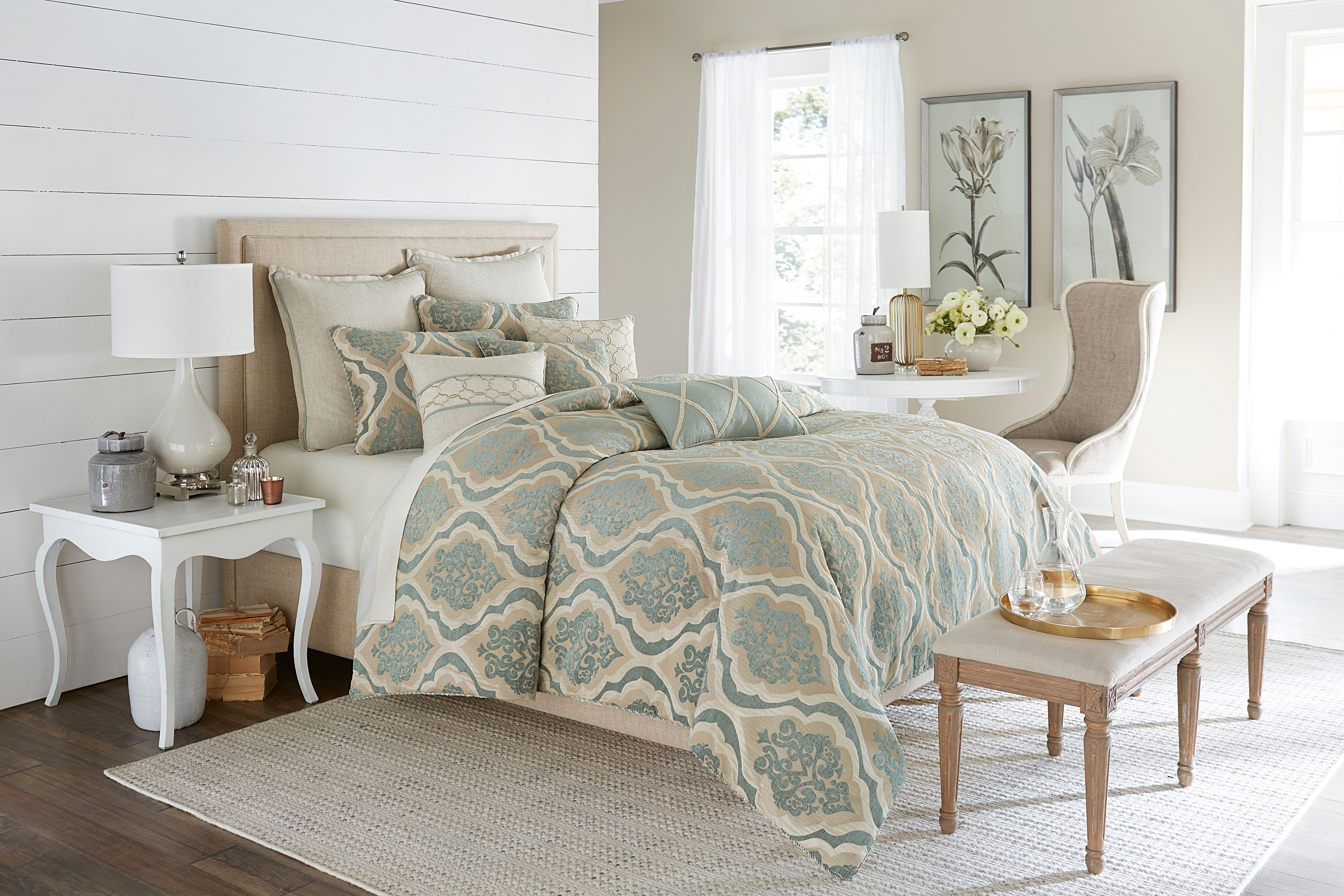 Michael Amini Comforter Set - 9-Piece Queen - Spa BCS-QS09-AVERY-SPA