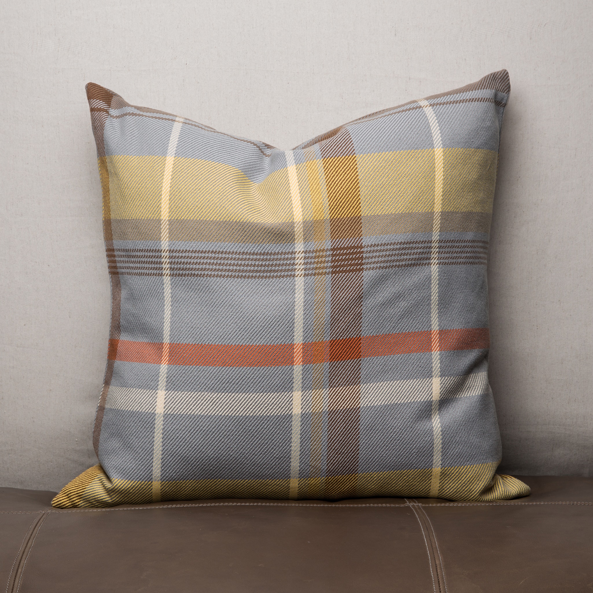 Michael Amini 22 In Square Pillow - Platinum BCS-DP22-MCKNZ-PLT