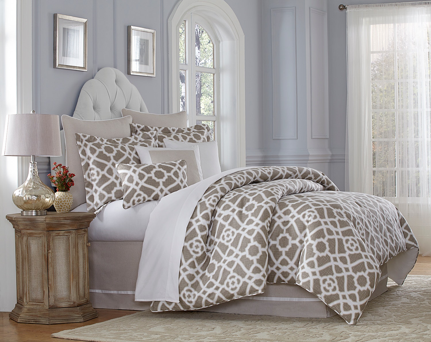 Michael Amini Comforter Set - 9-Piece Queen - Natural BCS-QS09-HARPR-NAT