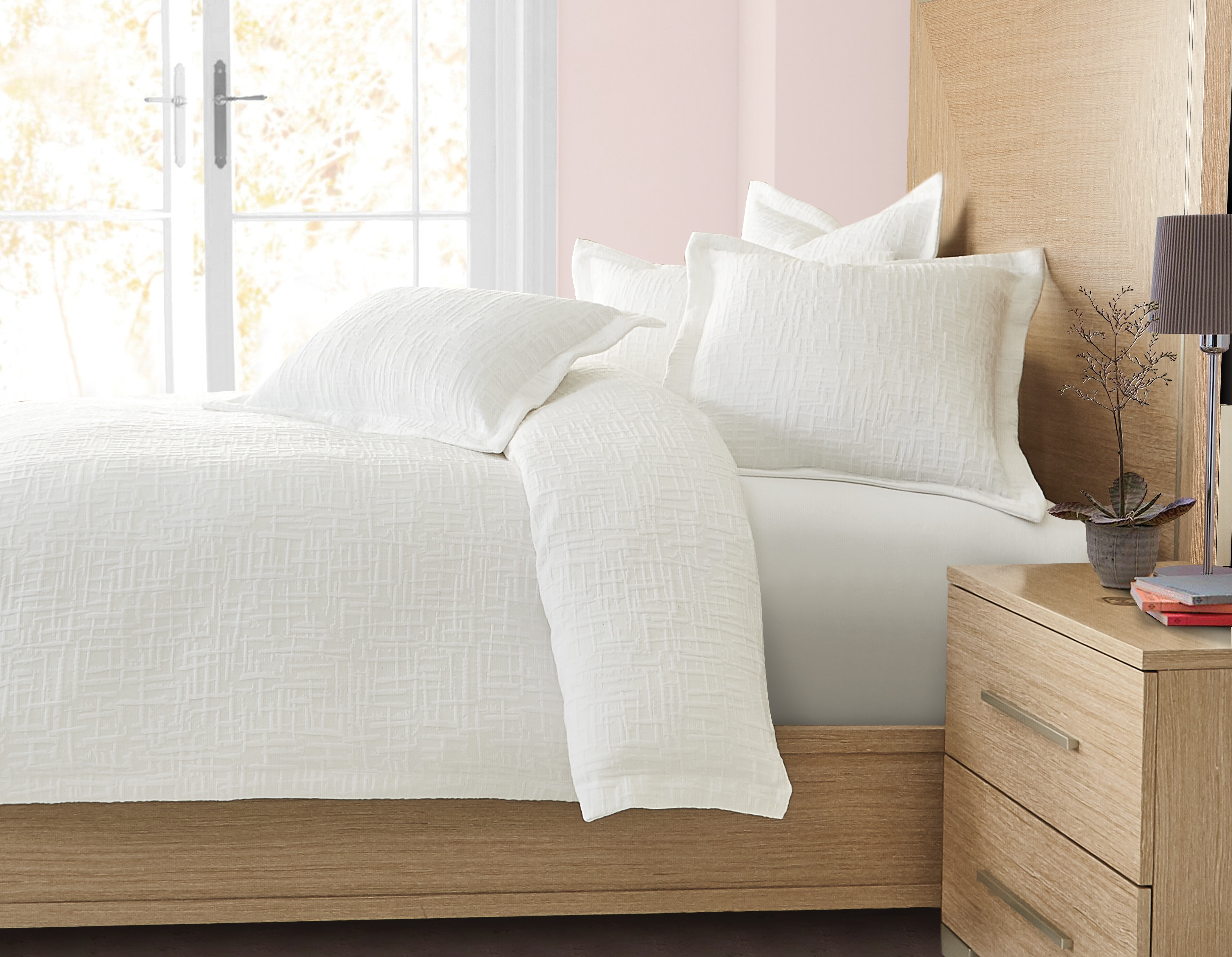 Michael Amini Duvet Set - 6-Piece King - White BCS-KD06-HILTN-WHT