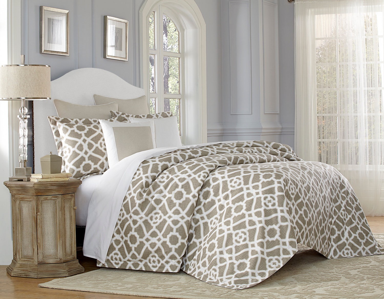 Michael Amini Duvet Set - 8 Piece Queen - Natural BCS-KD08-JULET-NAT