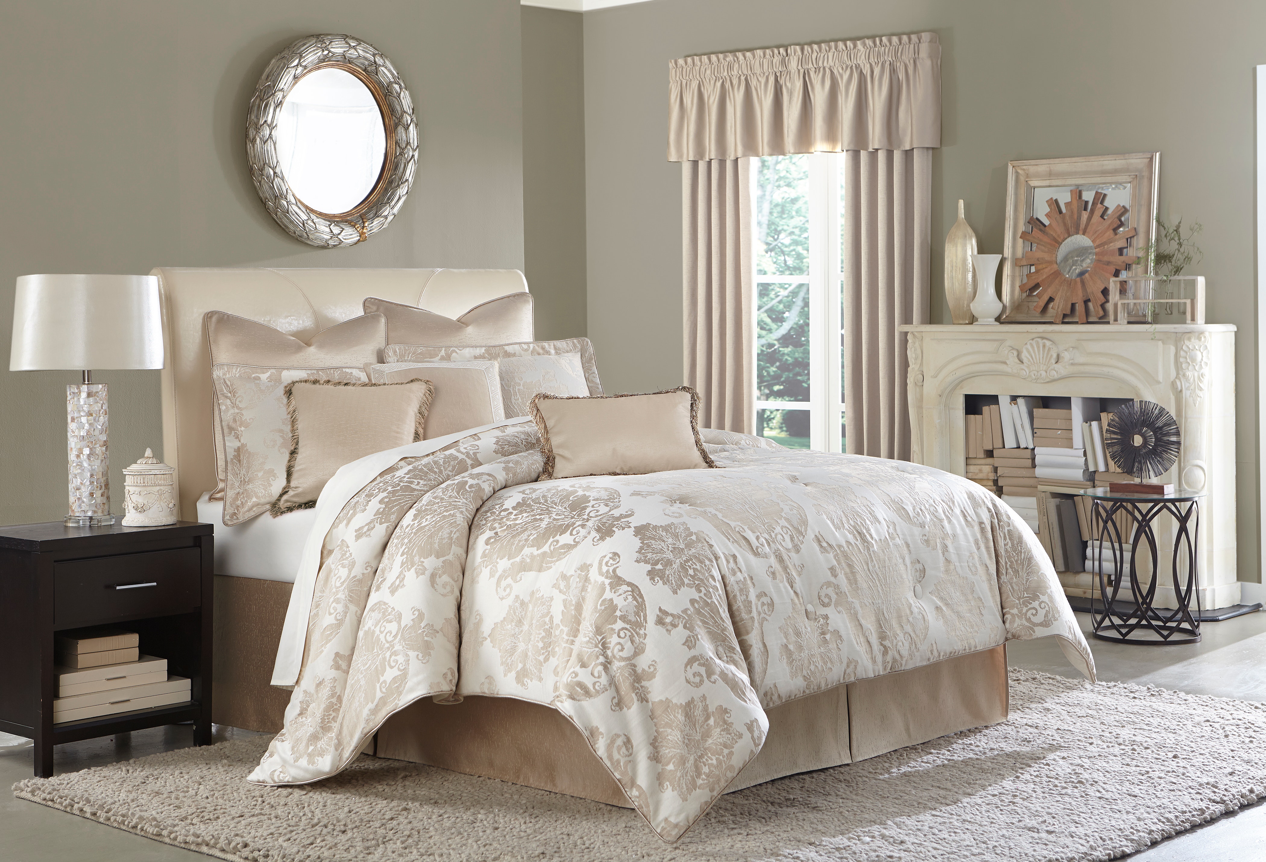 Michael Amini Comforter Set - 9-Piece Queen - Creme BCS-QS09-MRBEA-CRM