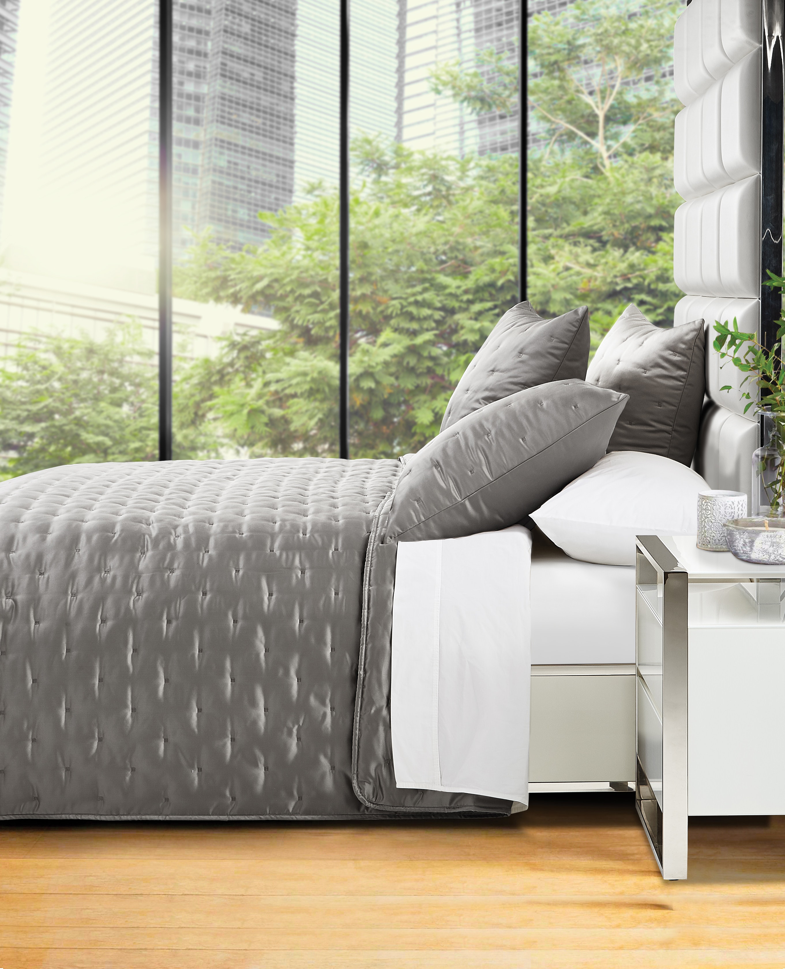 Michael Amini Quilt Set - 4 Piece King Set - Platinum BCS-KQT4-MSINA-PLT