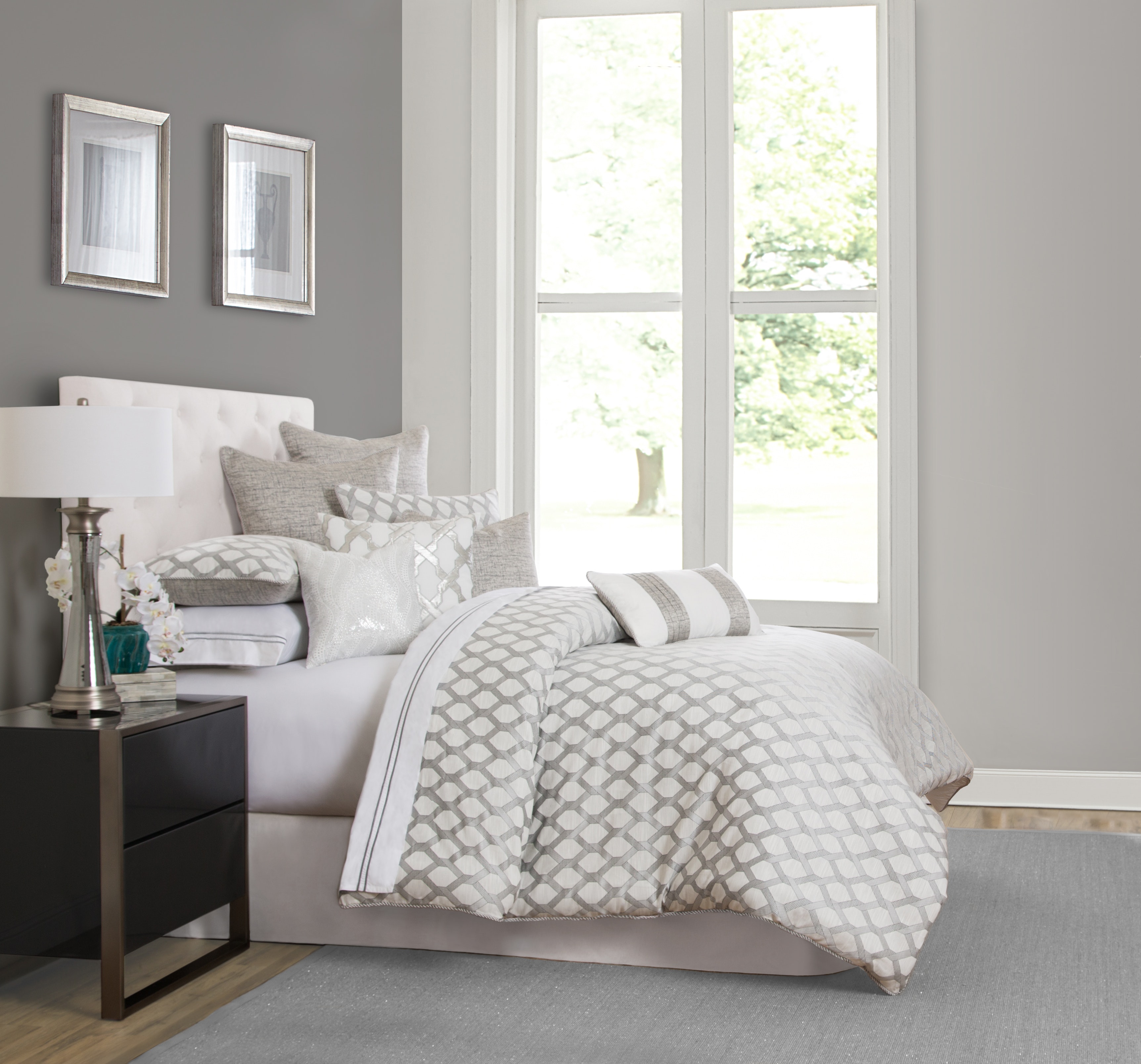 Michael Amini Comforter Set - 10-Piece King - Platinum BCS-KS10-NWPRT-PLTN
