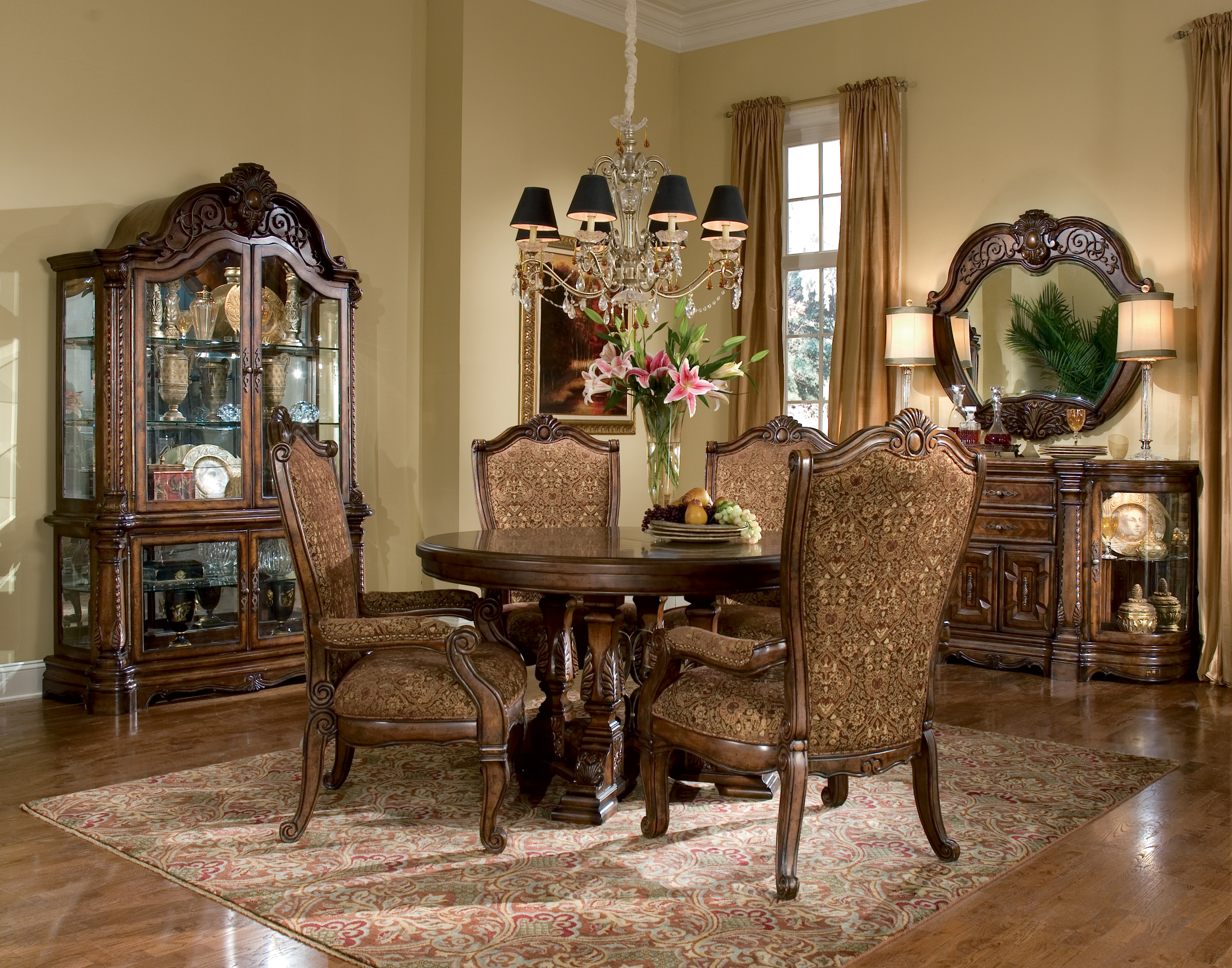 Michael Amini Sideboard with Mirror 70007-67-54