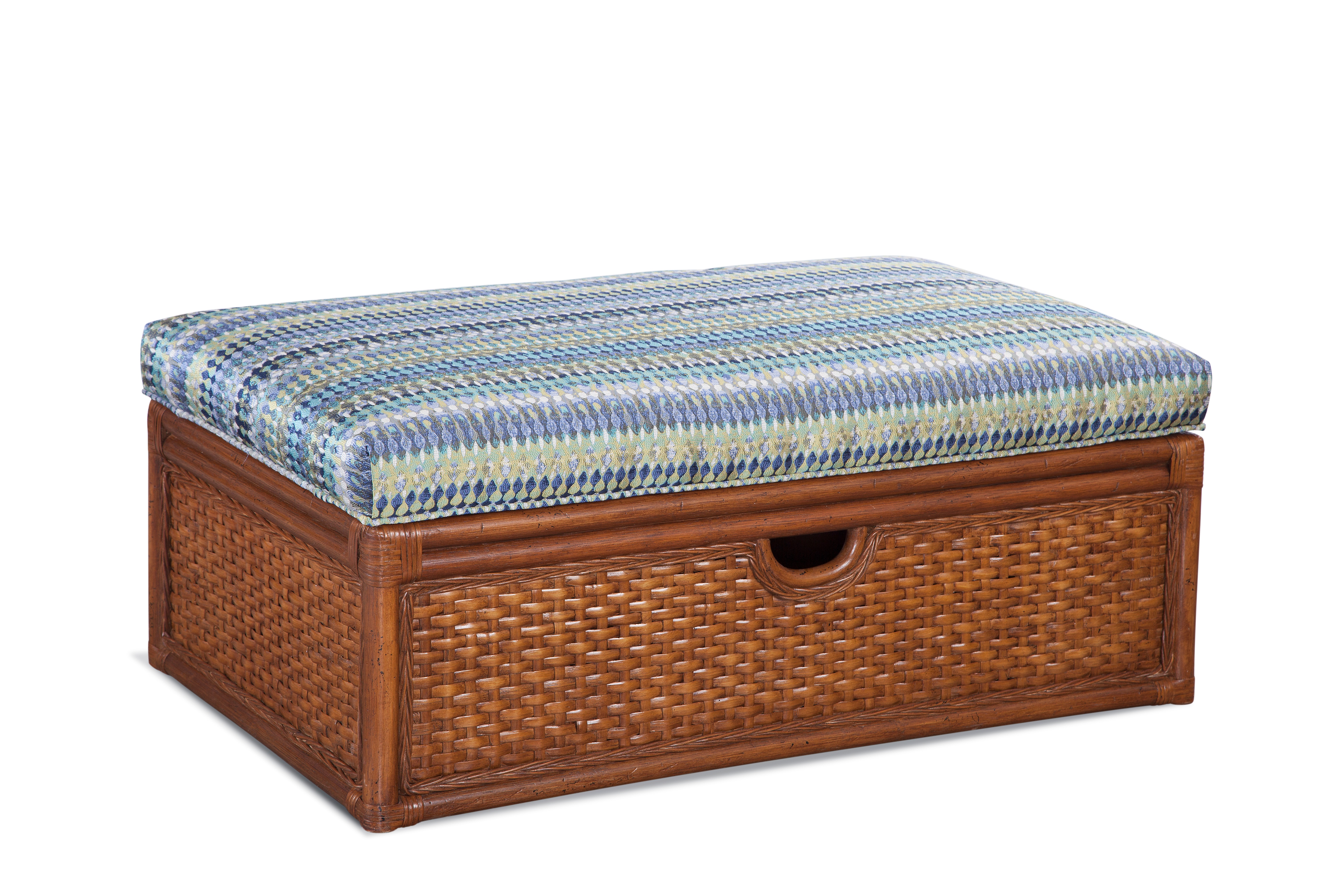 Braxton Culler Grand Water Point Cocktail Bench 946-094